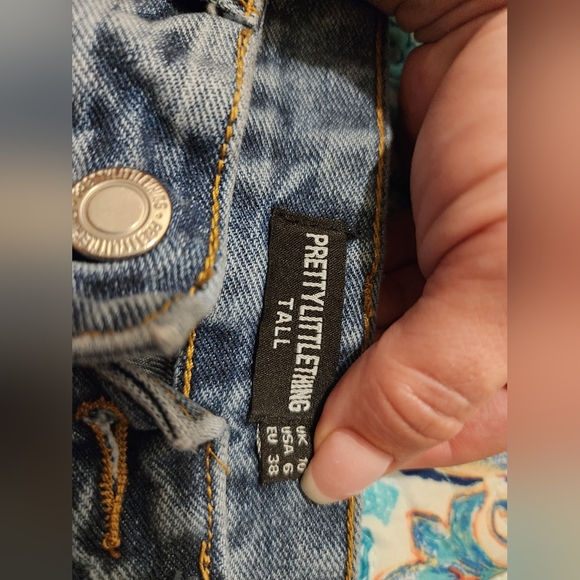 Pretty little thing - Picture 2 of 3